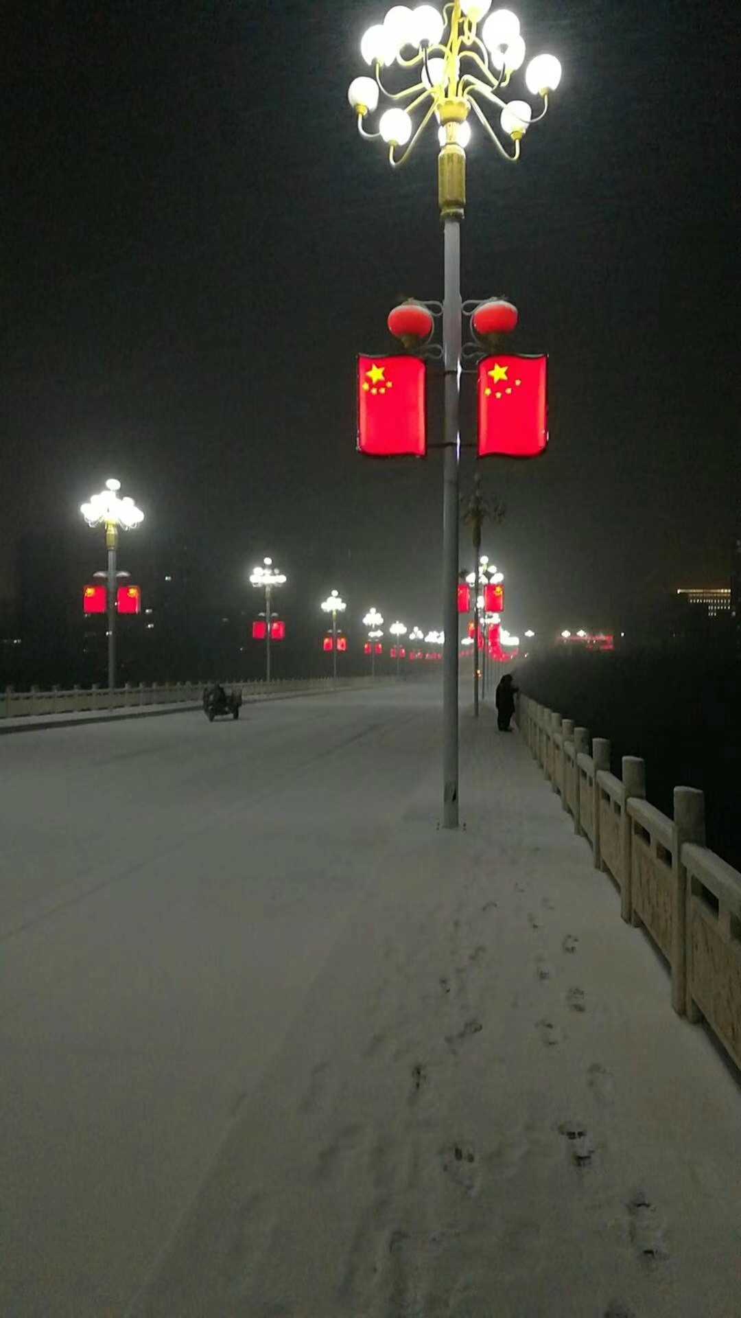 雪•路灯